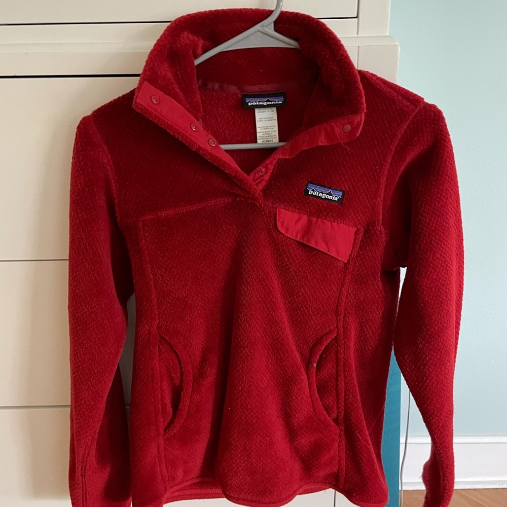 Size XS red Patagonia pullover! In perfect condition just never wear anymore